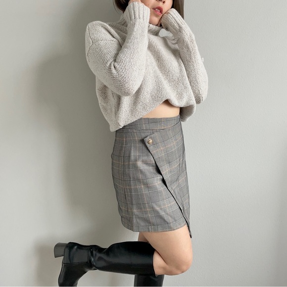 Asymmetrical Plaid Vintage Skirt Woman, Checked Fall Winter Skirt, Mini Brown - Picture 7 of 9
